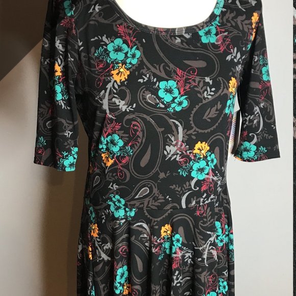 LuLaRoe Dresses & Skirts - NWT Lularoe Nicole Dress 2x